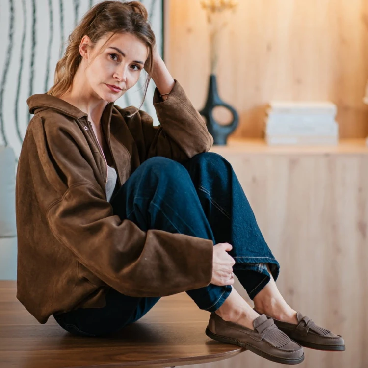 pienza-taupe (1).jpg