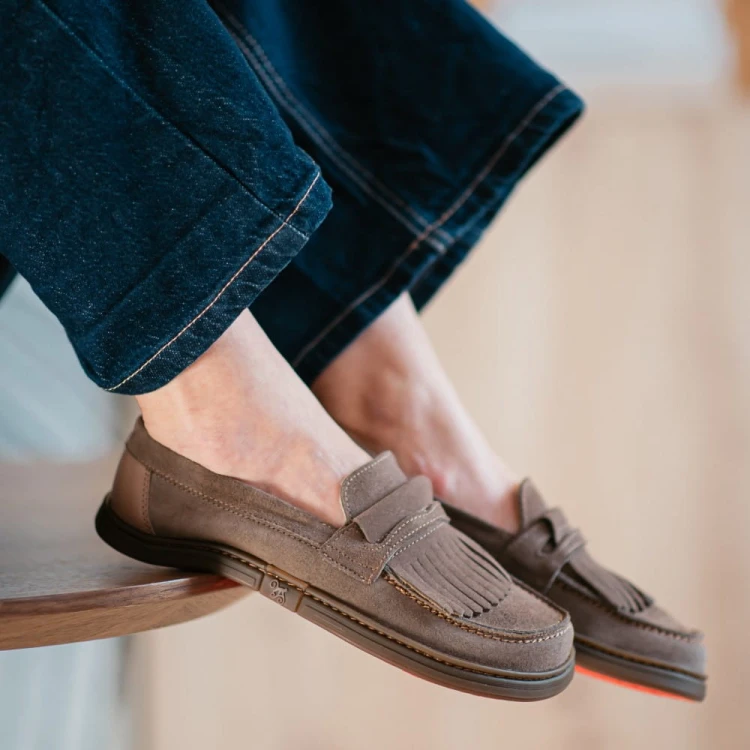 pienza-taupe (2).jpg