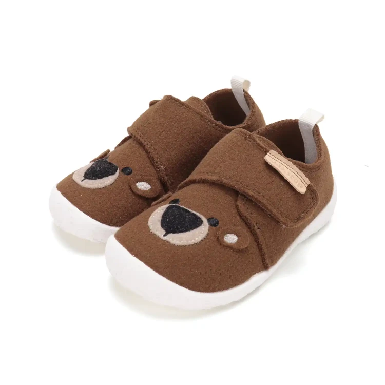 Kapcie-filcowe-barefoot-C086-62686-Chocolate-03.webp