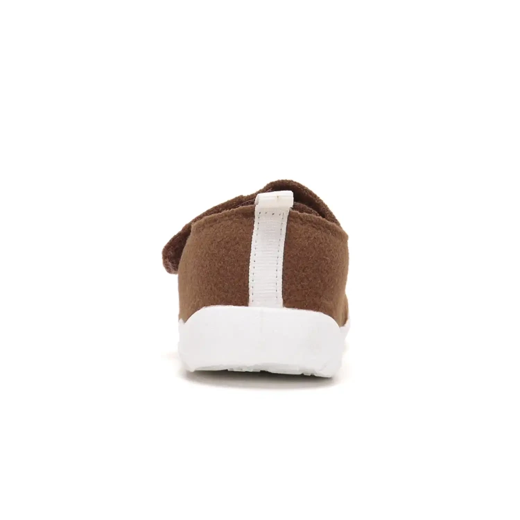 Kapcie-filcowe-barefoot-C086-62686-Chocolate-04.webp