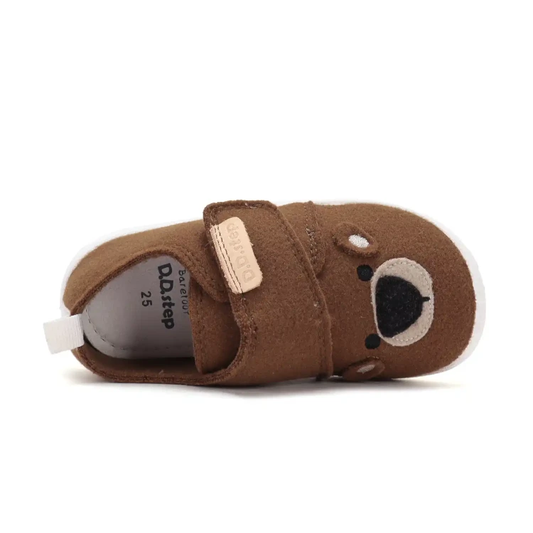 Kapcie-filcowe-barefoot-C086-62686-Chocolate-06.webp