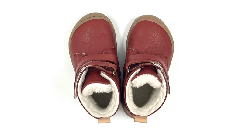 store_01HHS4QGA15EXX2VPVN0CZ16C6_assets_1724170044660-Robin 2 red top.webp